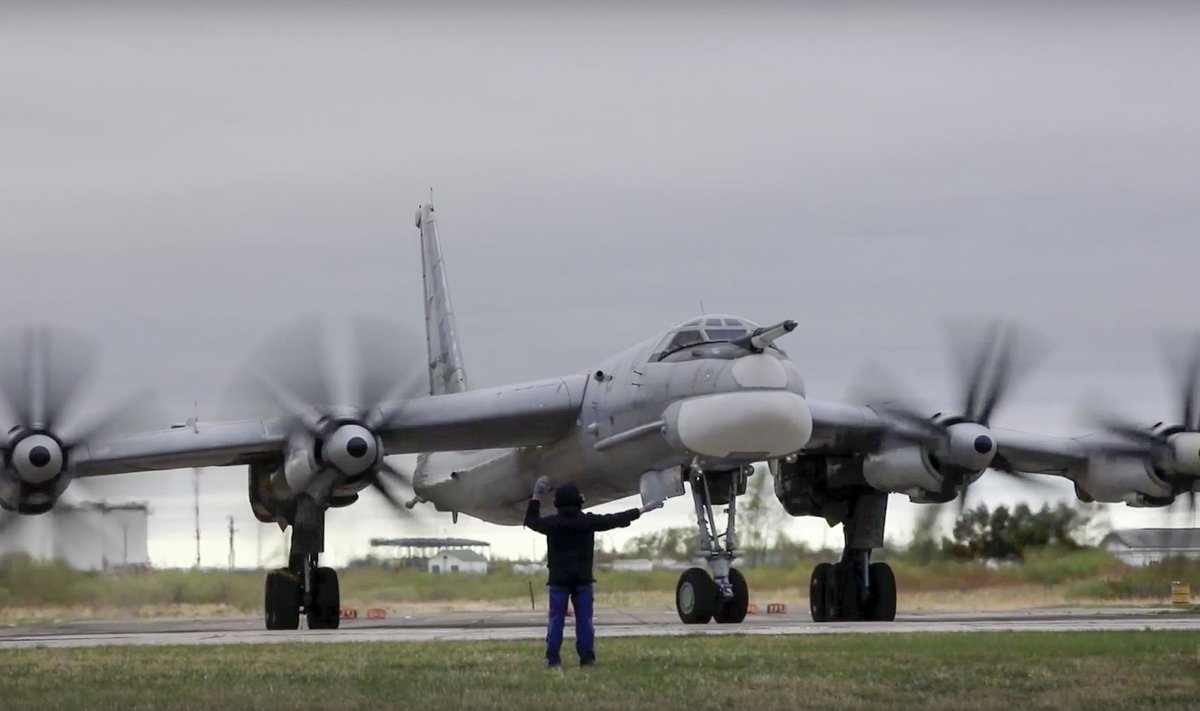 VALMISTUVAD: Vene strateegilised pommitajad Tu-95 on juba valmistumas, ukrainlased on sunnitud ootama uut massilist raketilööki.