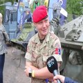 ВИДЕО DELFI | Женщина-солдат британской армии: я родом из Эстонии и очень часто говорю на русском языке