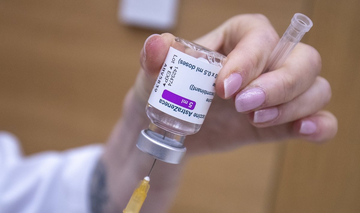 Sel nädalal märkis Eesti Ravimiameti juht Alar Irs, et 530 registreeritud vaktsineerimisega seotud kõrvalnähu seas olid 486 seotud AstraZenecaga.
