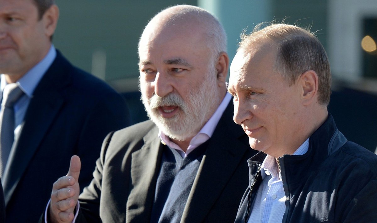 Viktor Vekselberg (vasakul) koos Vladimir Putiniga