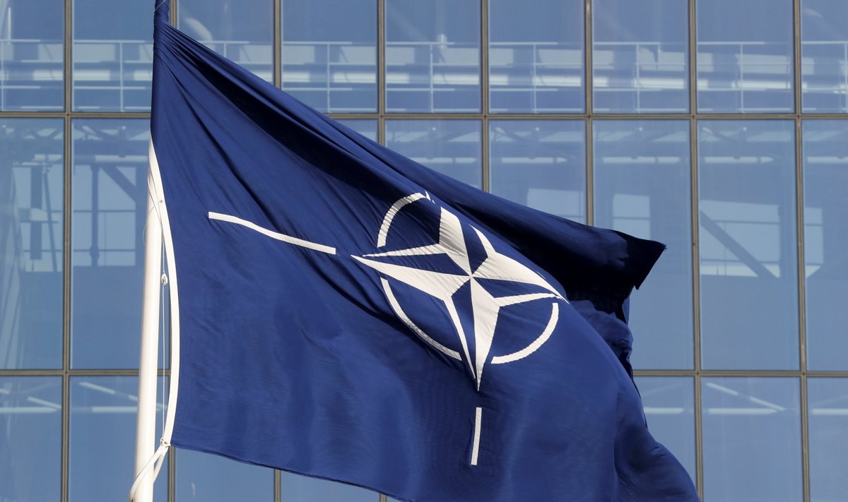 Lipp Brüsselis NATO peakorteril