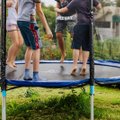 Не только прыжки! 9 оригинальных летних развлечений для детей на батуте