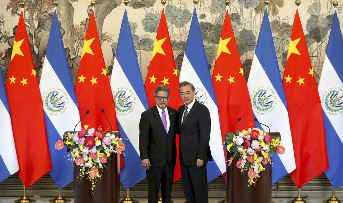 Wang Yi ja Carlos Castaneda