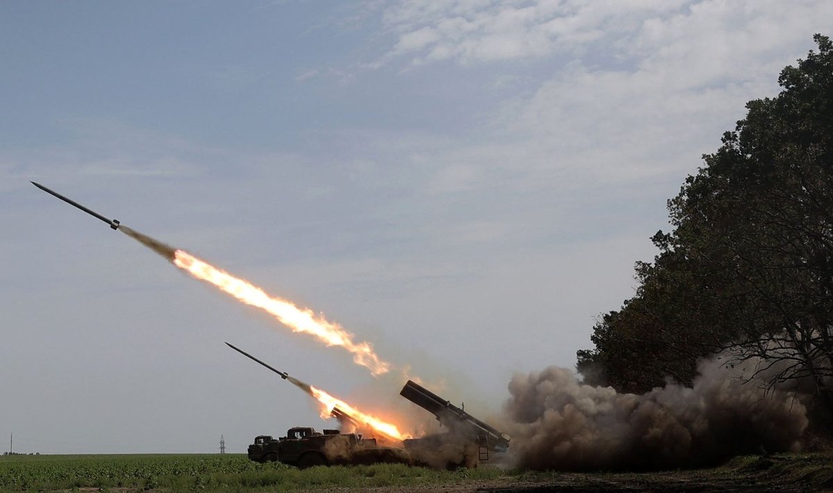 Ukrainlaste raketilöök Donbassi rindel.