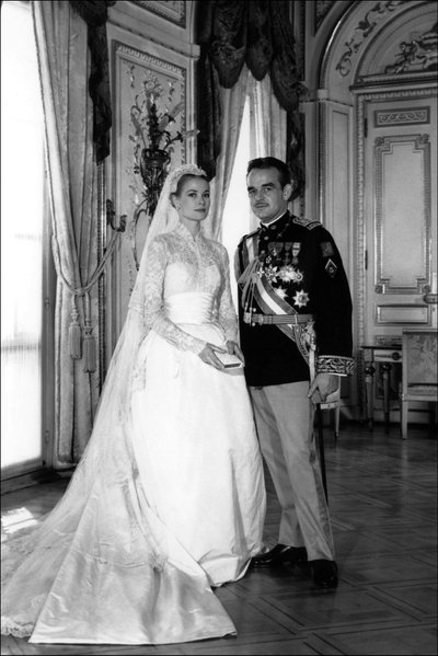 Grace Kelly ja Monaco vürst Rainier III pulmapäeval