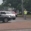 ФОТО: "Таллинн — жертва туристического успеха". На сложном перекрестке появились первые регулировщики