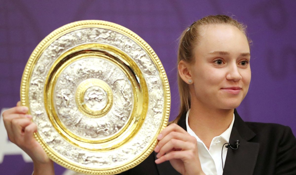 Wimbledoni tenniseturniiri võitis Kasahstani esindav Jelena Rõbakina.