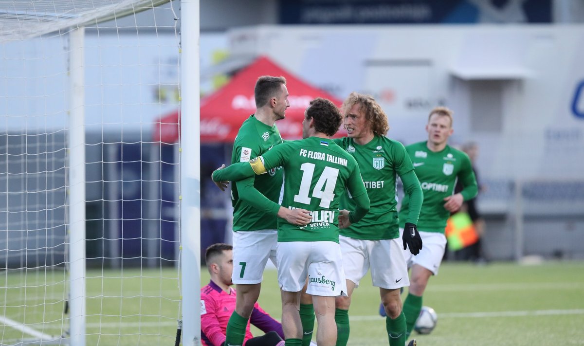 FC Flora (rohelises) suutis Nõmme Kalju üle mängida.