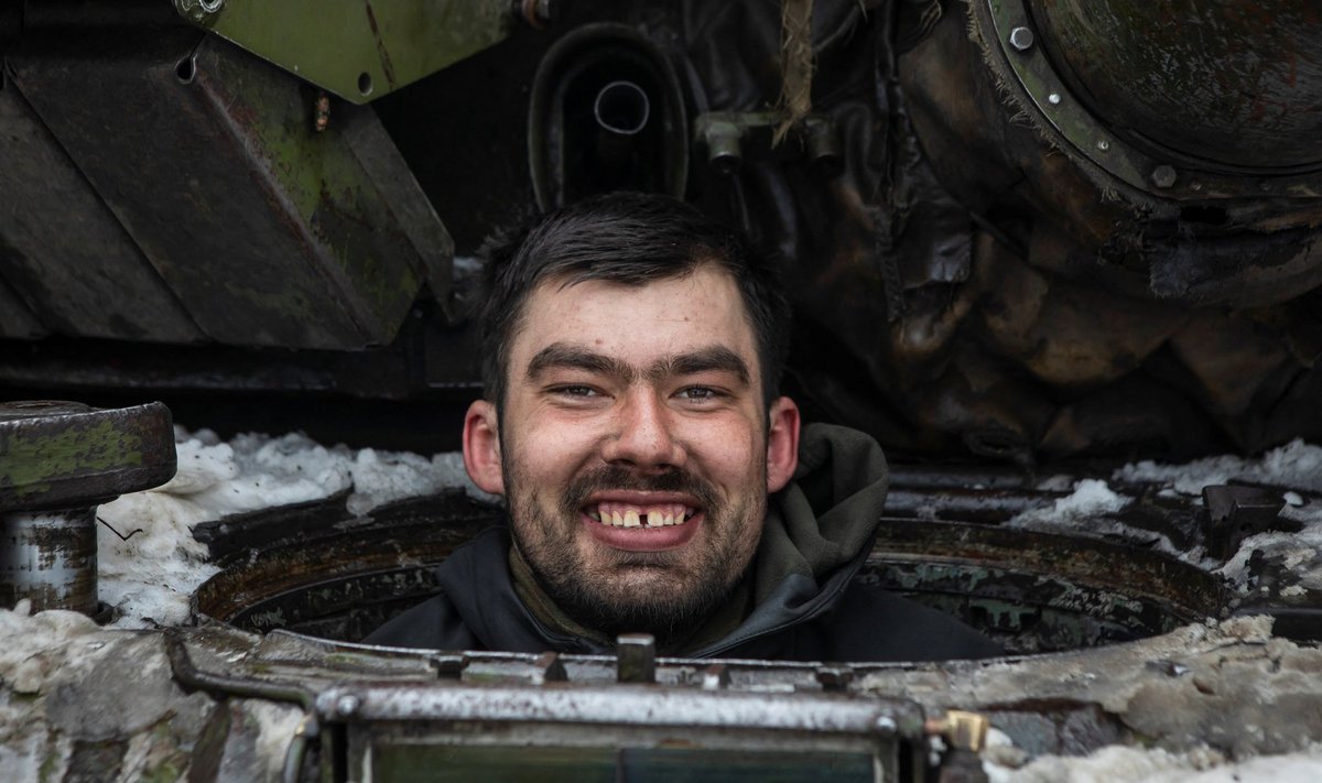 Ukraina tankistidel on raskete lahingute kiuste põhjust ka naeratada