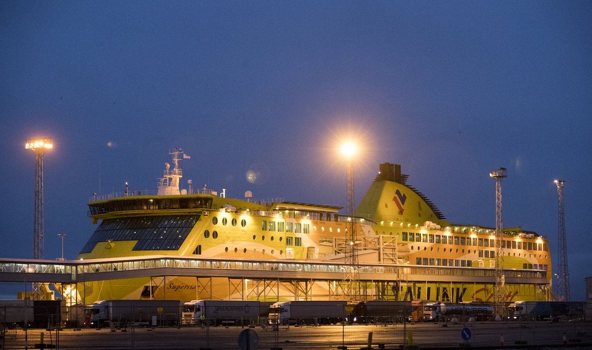 Tallinki laev sadamas