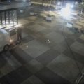 VIDEO | Mees rammis öösel Amsterdamis kaubikuga ajalehetoimetuse hoonet ja süütas sõiduki