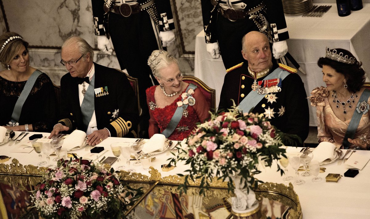 Rootsi, Taani ja Norra monarhid, mullu koos kuningannadega pidulauas 
