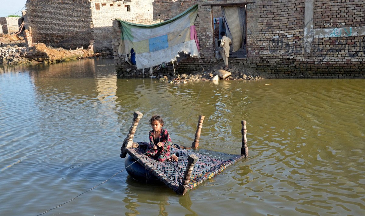 Kliimamuutuste mõju oli tänavu eriti tugevasti tunda Pakistanis, kus üleujutused nõudsid vähemalt 1700 inimese elu ja põhjustasid 30 miljardi dollari jagu kahju.