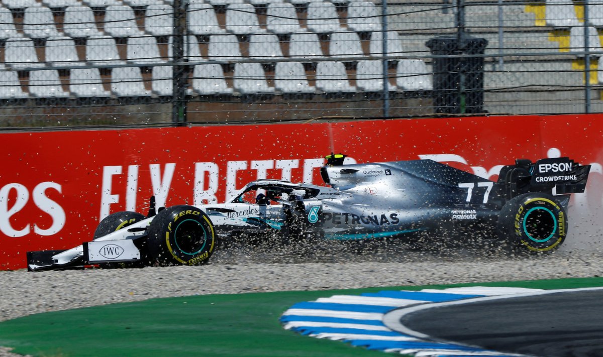 Valtteri Bottas kihutas turvaalale.