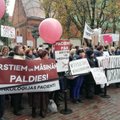 FOTOD | Lätis protestiti täna arstide madalate palkade ja uue omavalitsusreformi vastu