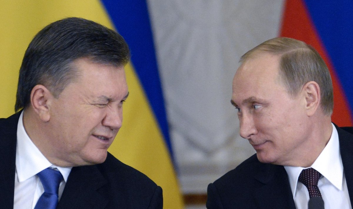 Venemaa soovib taastada ajalugu? Ukraina suhted Venemaaga halvenesid kiiresti pärast seda, kui riigi venemeelne president Viktor Janukovõtš (vasakul) ametist maha võeti ja massimõrva süüdistuste eest Venemaale põgenes.
