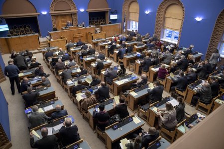 Eelarvearutelu Riigikogus