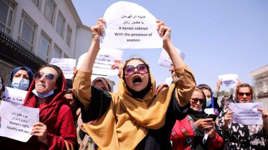 "Женщина — это благородное и свободное человеческое существо". Талибы издали указ о правах женщин