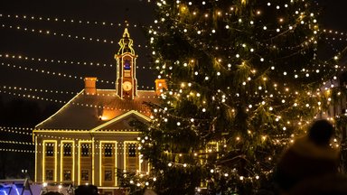 Самые красивые рождественские елки Эстонии: вам какая больше нравится?