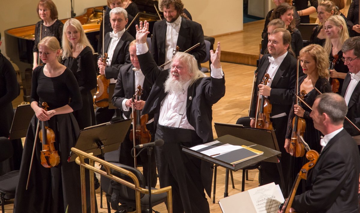 ERSO juubelihooaja avakontserti juhatas Soome dirigent Leif Segerstam.