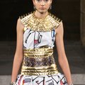 GALERII | Luksus ja kullasära: Chanel esitles Egiptusest inspireeritud kollektsiooni