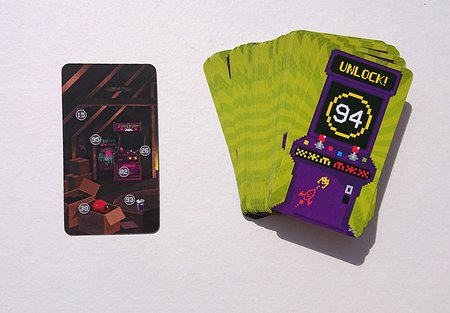 "UNLOCK": Mäng algab esimese kaardi ümberpööramisega. Iga number, mis kaartidel näda, lubab omakorda avada sama numbriga kaardi.