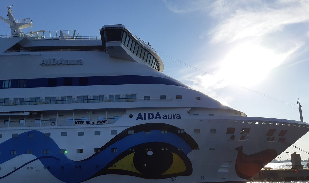 AidaAura laev vanasadamas A-terminalis kai ääres