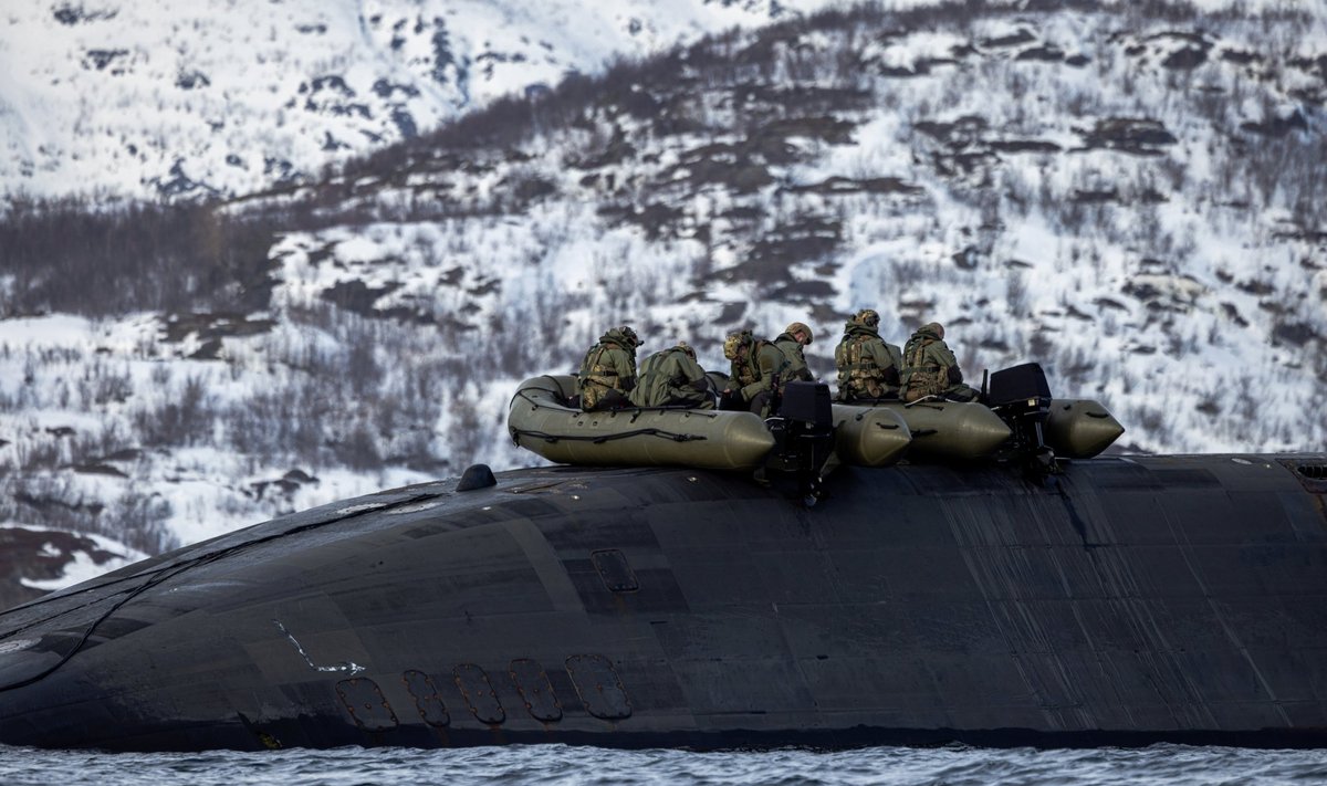 Euroopas valvab NATO põhjapiiri Norra. Riiki Venemaast eraldava 196-kilomeetrise Arktika piiri teisel poolel on Koola poolsaar, kus asub Põhjalaevastik ning suur hulk tuumarelvi ja sõjalisi rajatisi.