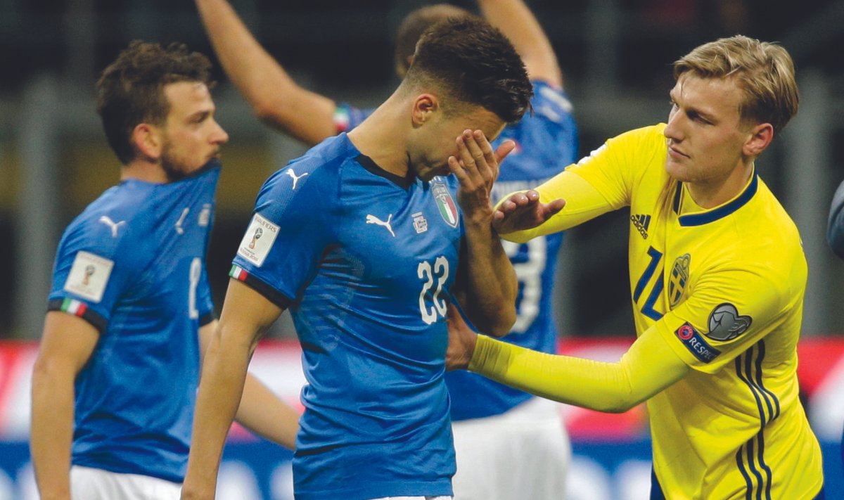 Rootsi liider Emil Forsberg (paremal) lohutab MM-ilt kõrvale jäänud Itaalia koondislast Stephan El Shaarawyt.