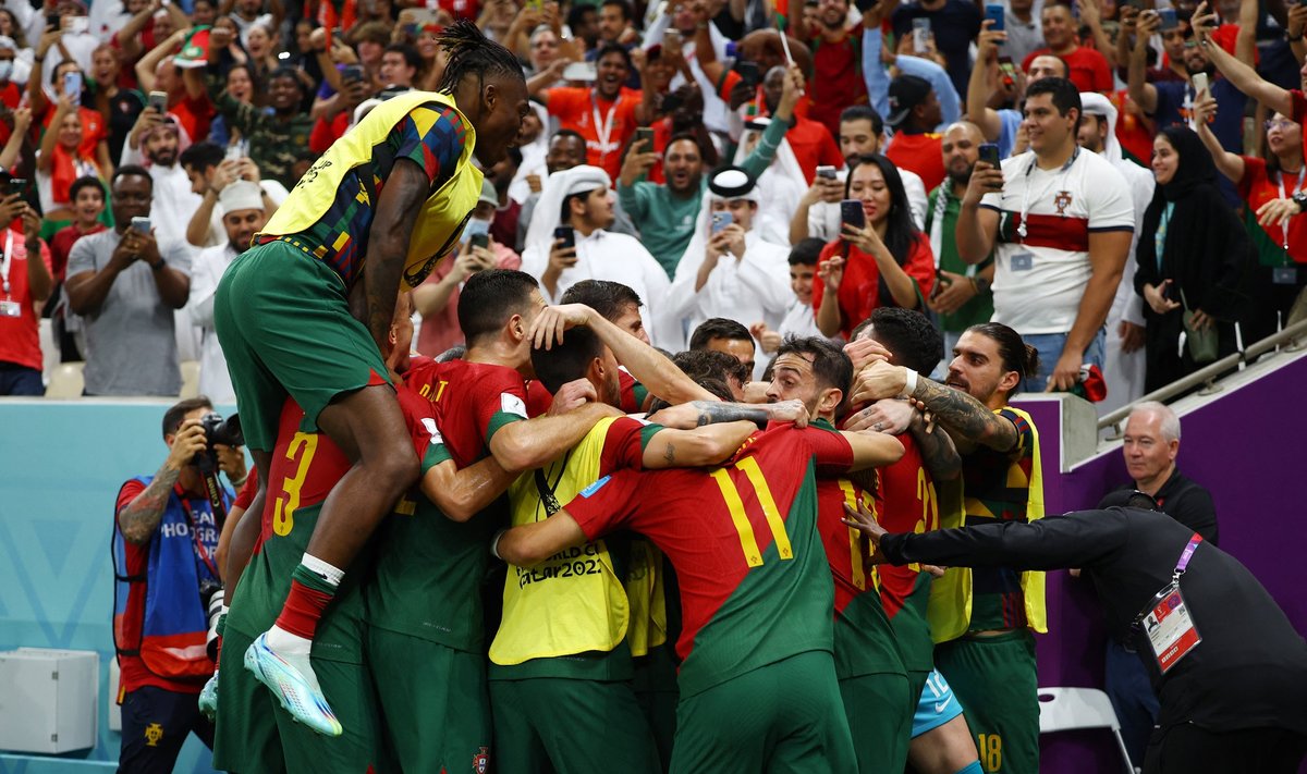 Portugali mängijad rõõmustamas