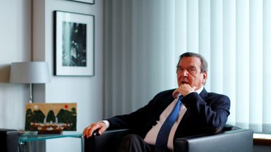 Gerhard Schröder kaebas Saksa parlamendi kohtusse, et saada tagasi oma kaotatud privileegid
