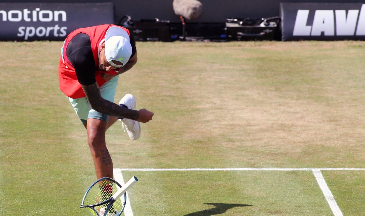 Nick Kyrgios lõhkus reketi nii möödunud nädalal Stuttgarti turniiril mängus Andy Murray vastu kui ka tänases kohtumises Stefanos Tsitsipase vastu