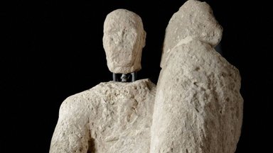На Сардинии раскопали два гигантских фрагмента 3000-летних статуй борцов
