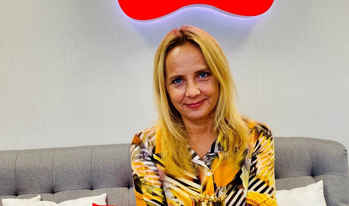 Pille Minev oma uue auhinnaga.