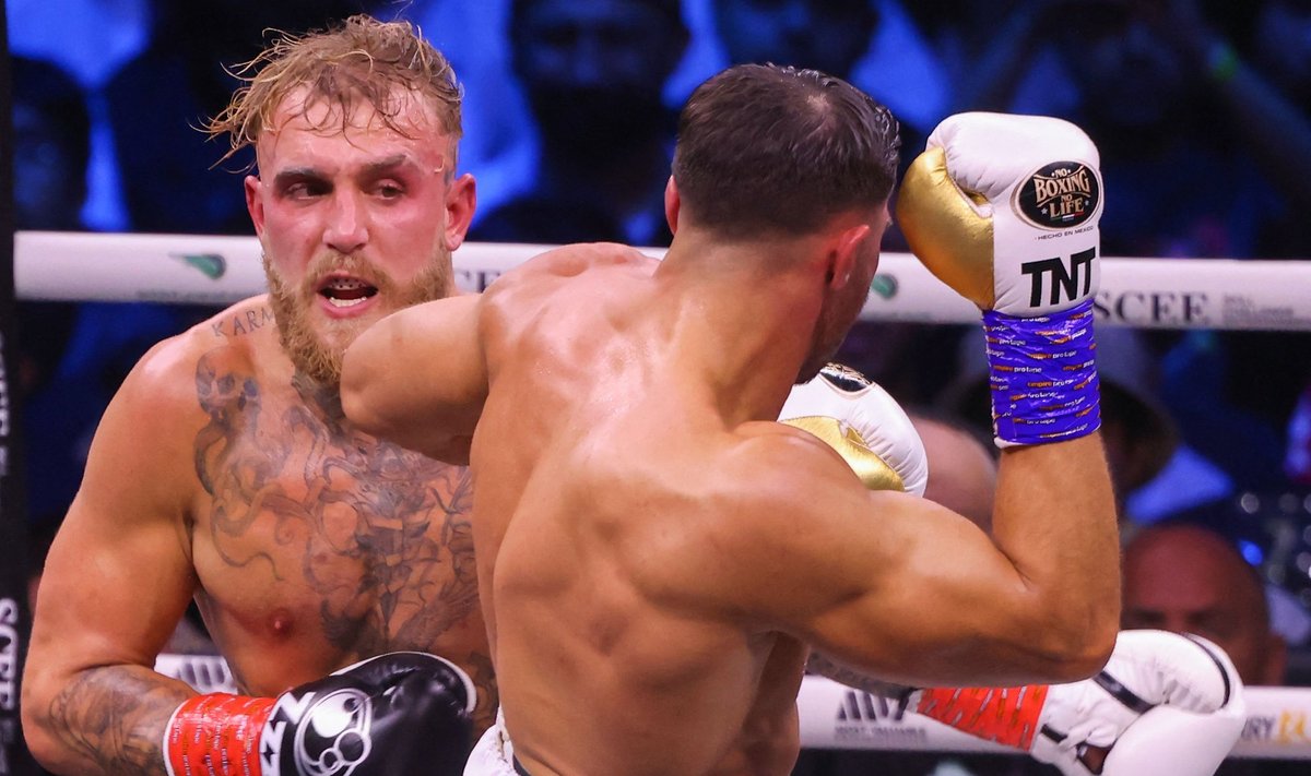 Jake Paul (vasakul) matšis Tommy Fury'ga.