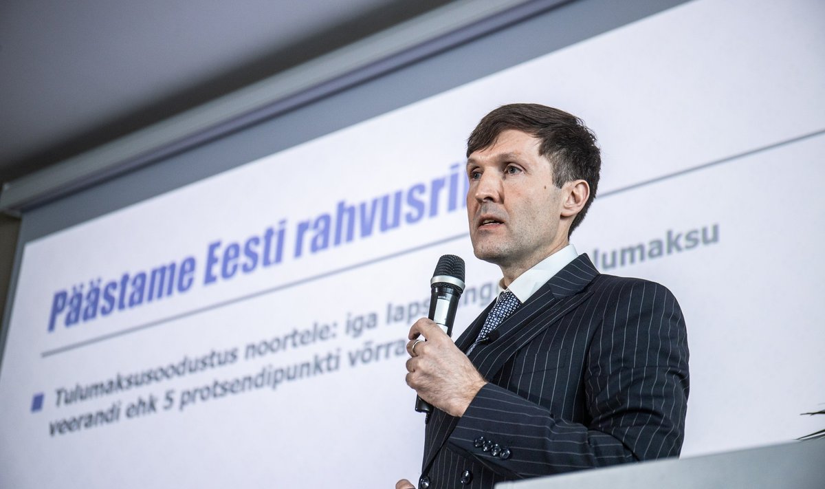 MEIE PÄÄSTAME EESTI! Esimees Martin Helme EKRE suurejoonelisi valimislubadusi esitlemas.