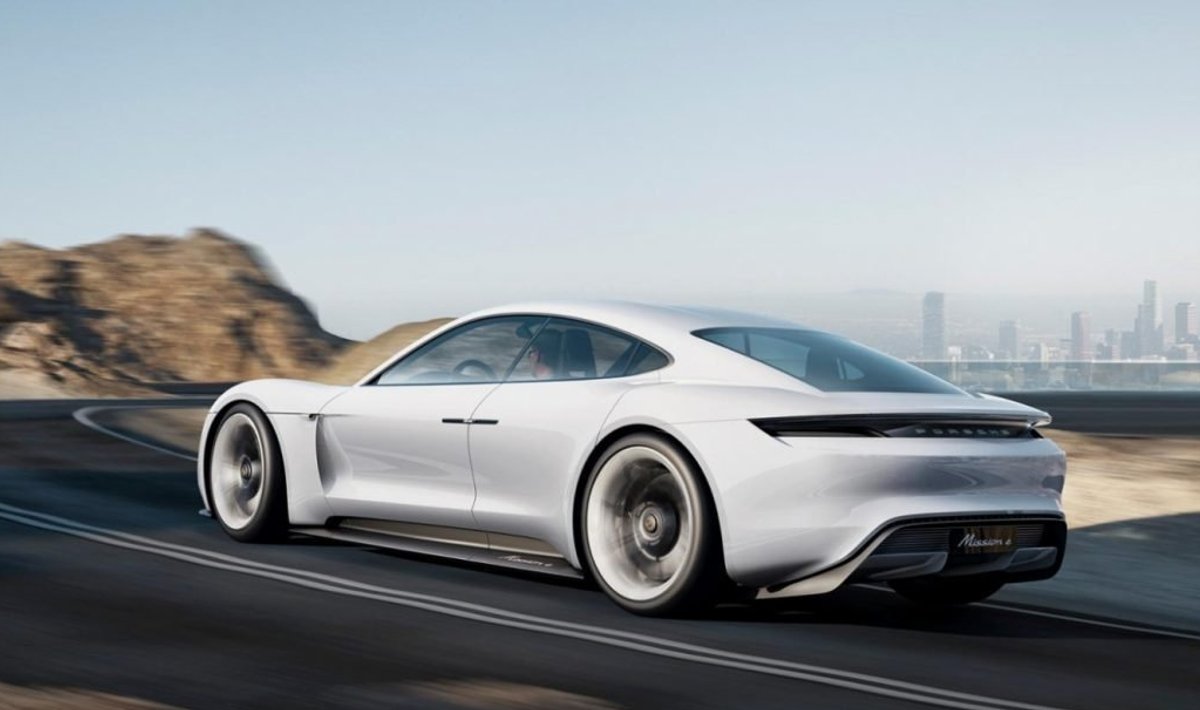 Porsche täiselektrilise sportauto prototüüp Mission E on tootmisküps särtsaka ja ülinoobli Taycanina