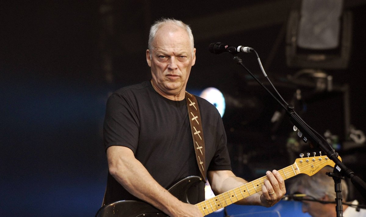 Sänger David Gilmour (GBR/Pink Floyd) während eines Konzerts auf dem Königsplatz in München