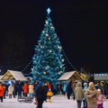 FOTOD | Jõulud ukse ees! Viljandis süüdati esimene advendiküünal ja ehiti jõulupuu