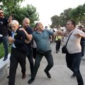 VIDEO | Kreeka meer sai vihase rahvahulga käest vastu vahtimist