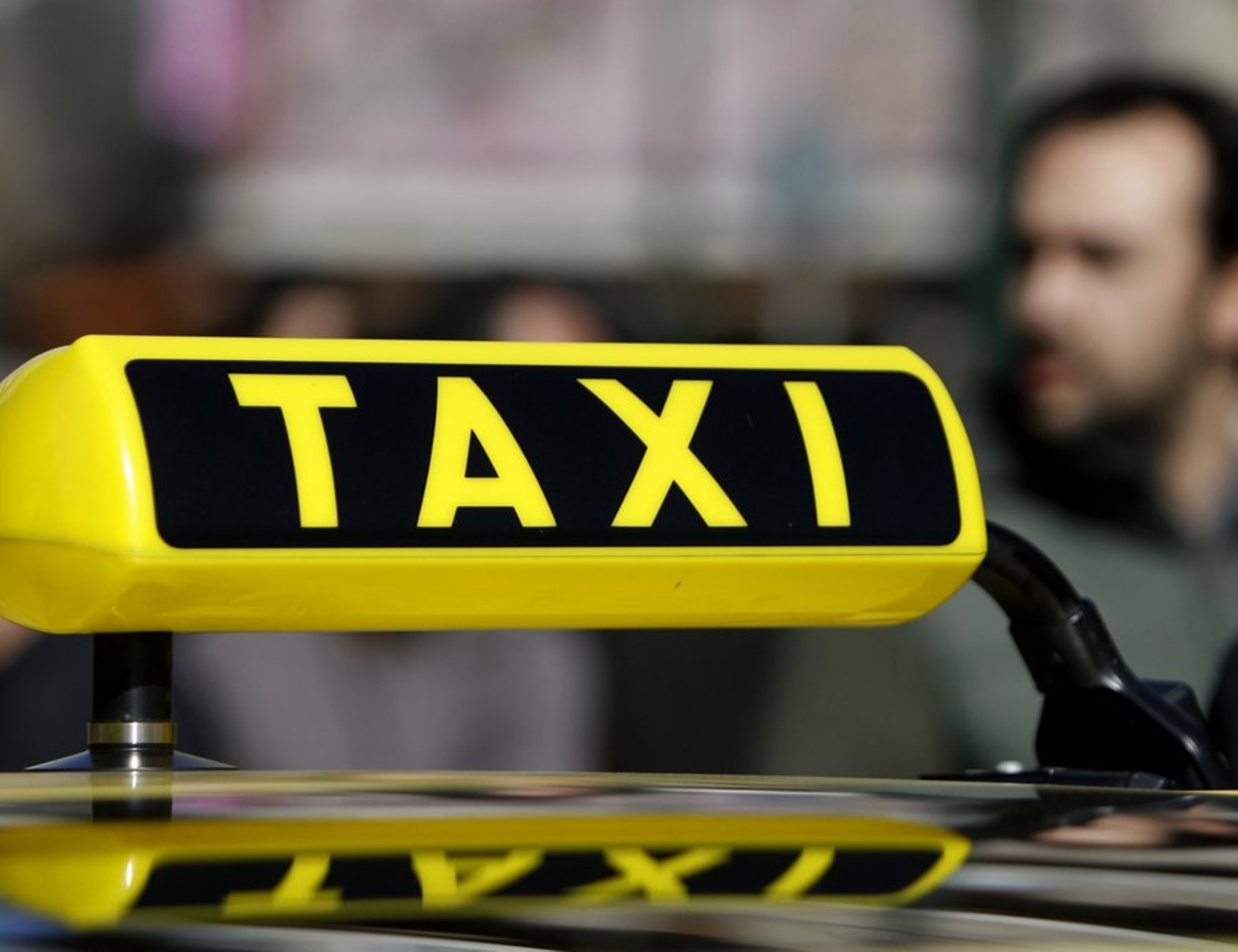 Предложение таксиста. Такси. Водитель такси. Таксист. Гоночное такси.