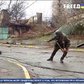 Правда ли, что в Сеть попало видео с украинскими военными, раскладывающими трупы в Буче?