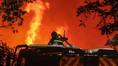 Kuumalaine ei vaibu! Prantsusmaal möllavad tulekahjud, Inglismaal sulavad teed, Hispaania valmistub halvimaks