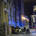ФОТО | Автомобиль Volkswagen протаранил здание Банка Эстонии