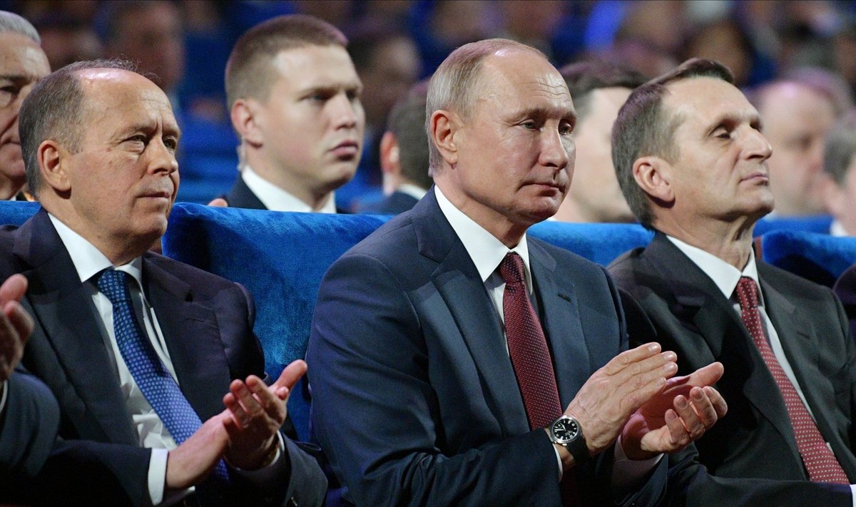 PUTINI KOERAD: Putinist vasakul FSB direktor Aleksander Bortnikov, paremal välisluure juht Sergei Narõškin.