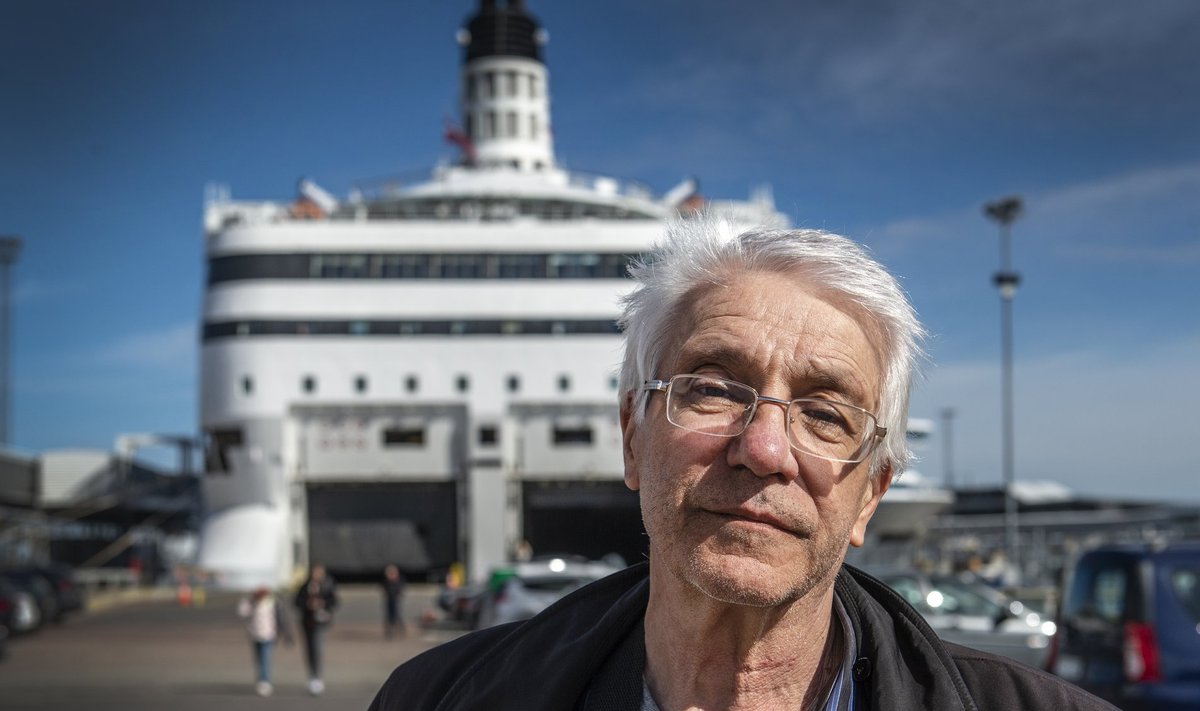 MU AADRESS ON TALLINKI LAEV: Algul elas Volodõmõr Revenko perega hotellis Dzingel, nüüd laeval.