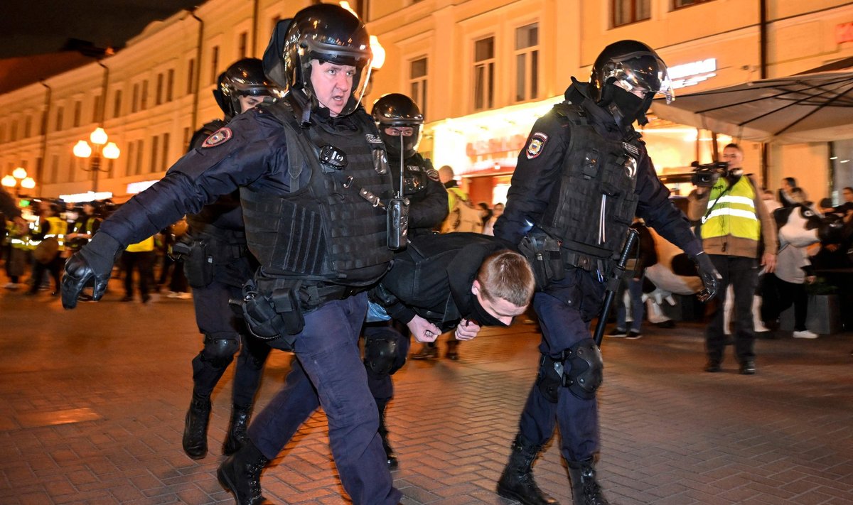 Moskva politsei arreteerib sõjavastast demonstranti