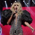 KUUM KLÕPS | Hea hommikutervitus! Seksikas lauljatar Svetlana Loboda üllatas fänne palja büstiga