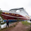 Севший вчера на мель в Балтийском море паром Viking Line продолжил свой путь