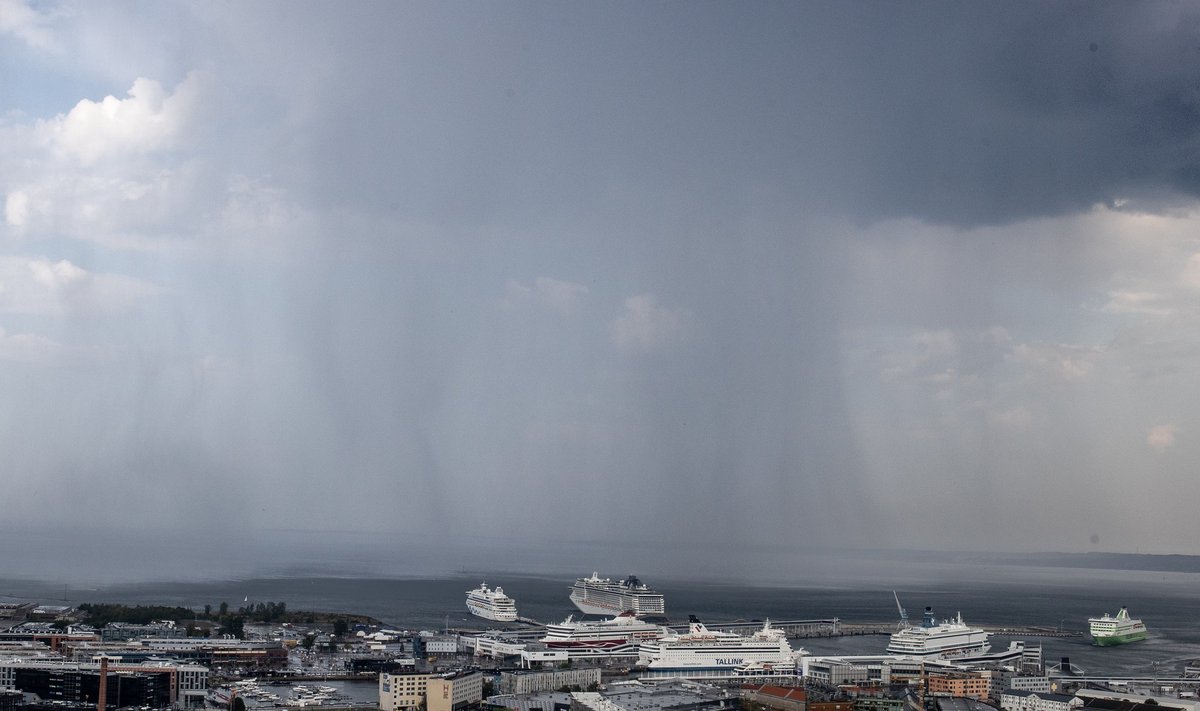 Vihmapilv täna Tallinna kohal.